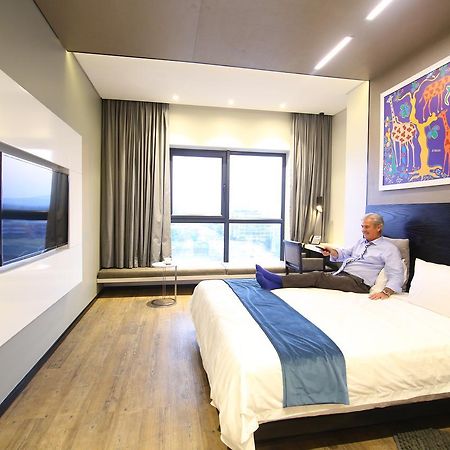 Room50Two Gaborone Ngoại thất bức ảnh